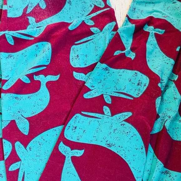 LuLaRoe Whale 🐳 leggings - Picture 3 of 6